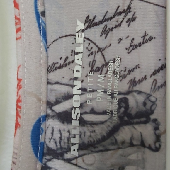 Nice top - Picture 2 of 2